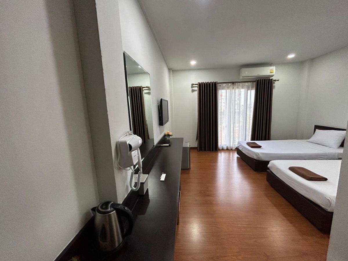 Bordin Hotel Убонратчатхани Экстерьер фото