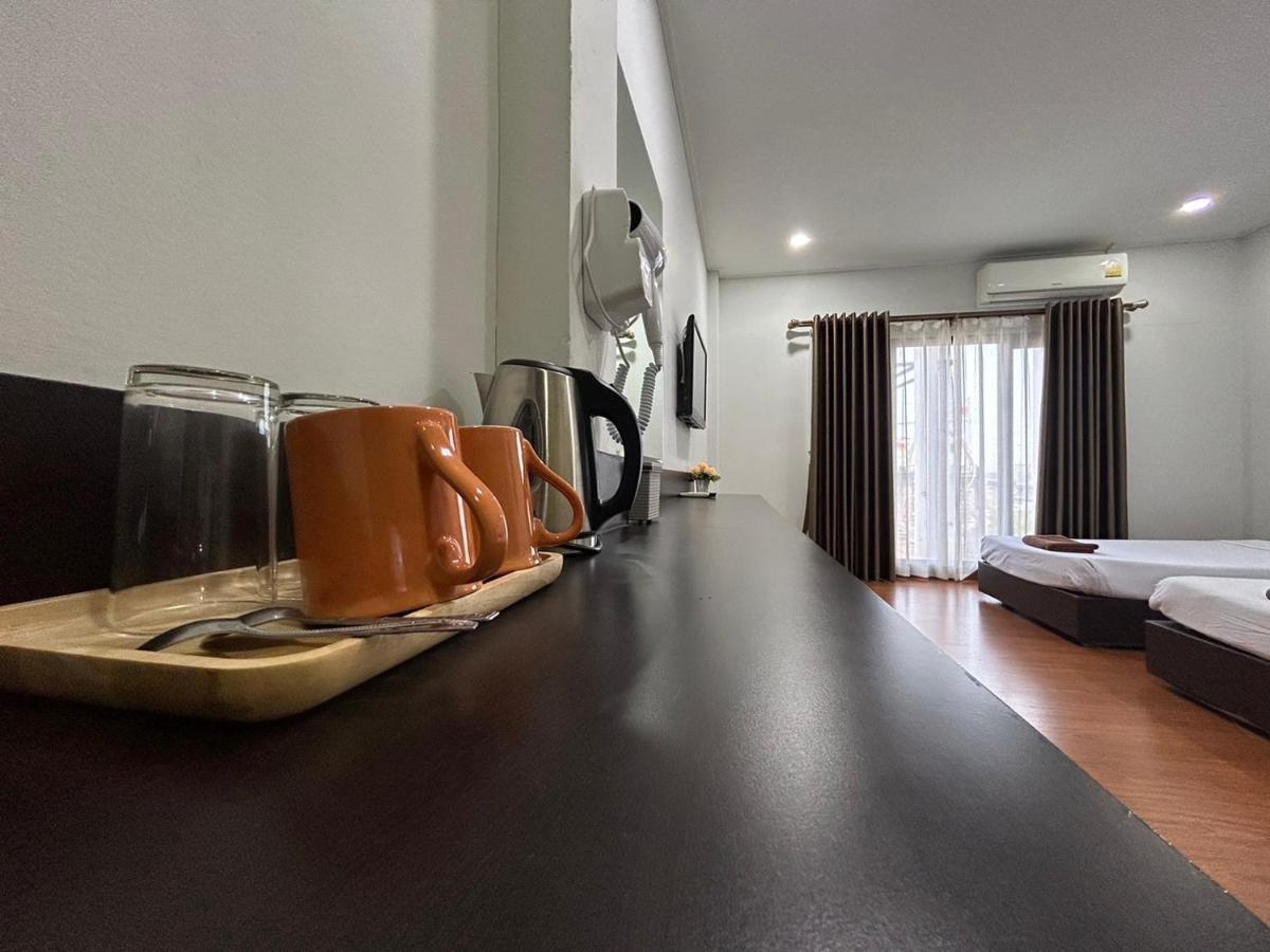 Bordin Hotel Убонратчатхани Экстерьер фото