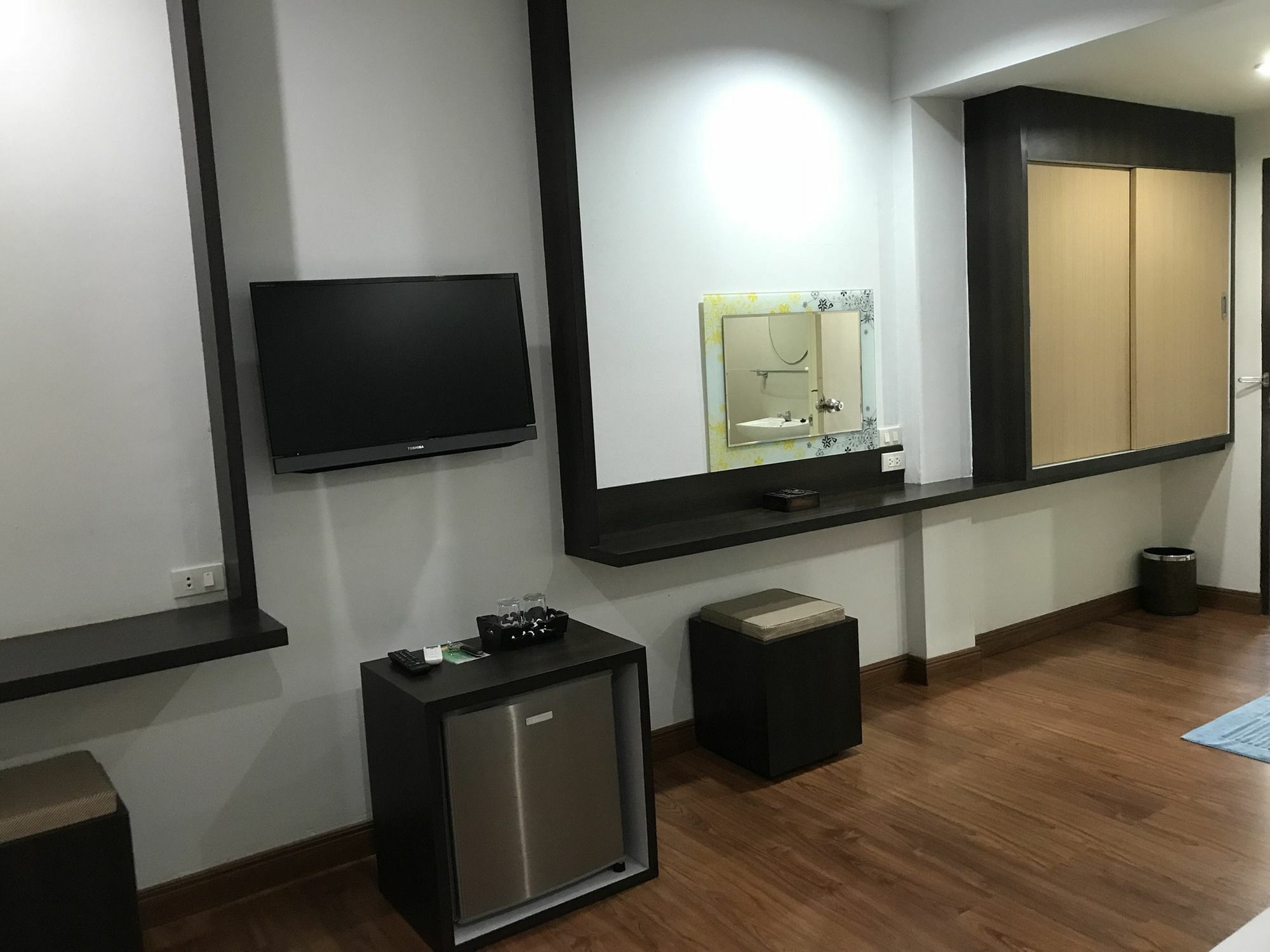 Bordin Hotel Убонратчатхани Экстерьер фото